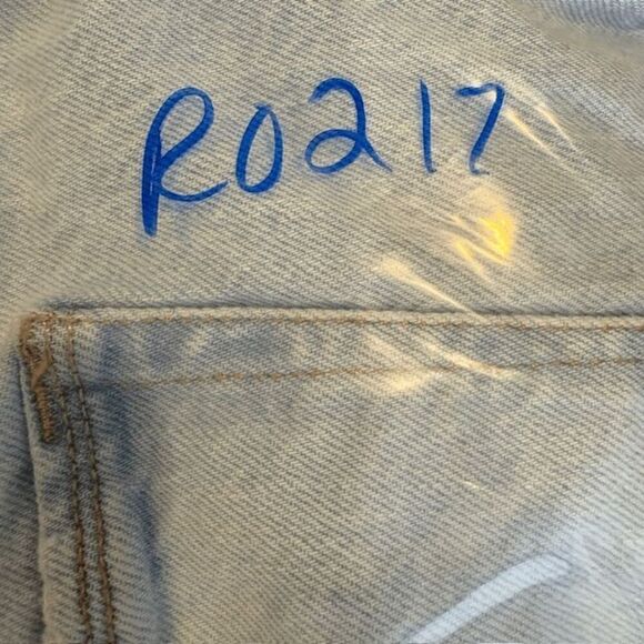 Good American Jeans The Weekender Boyfriend Raw Hem Light wash Size 14 - Picture 13 of 13